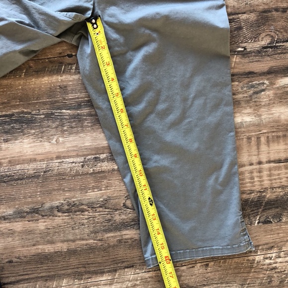 Reitmans Petites taupe capris - Picture 7 of 11